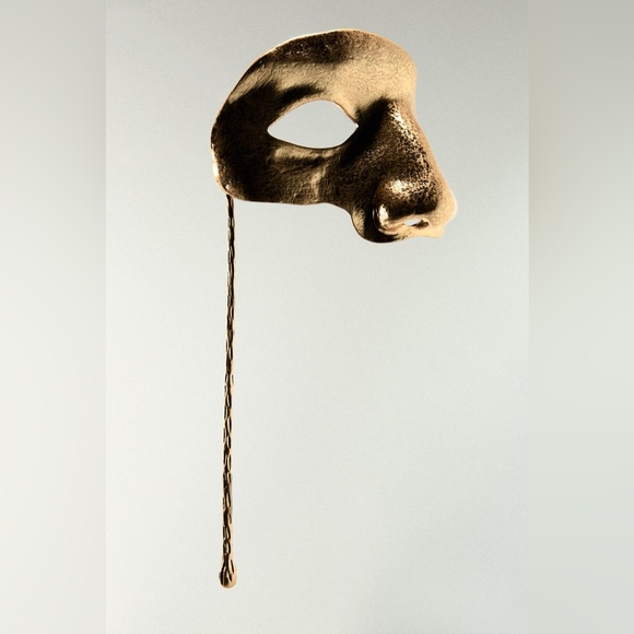 Gold Metal Half Face Masquerade Mask - Picture 6 of 11